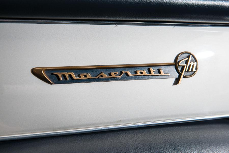 Логотип Maserati 5000 GT Coupe (AM103.016) 1961 года  (фото 20 из 23)